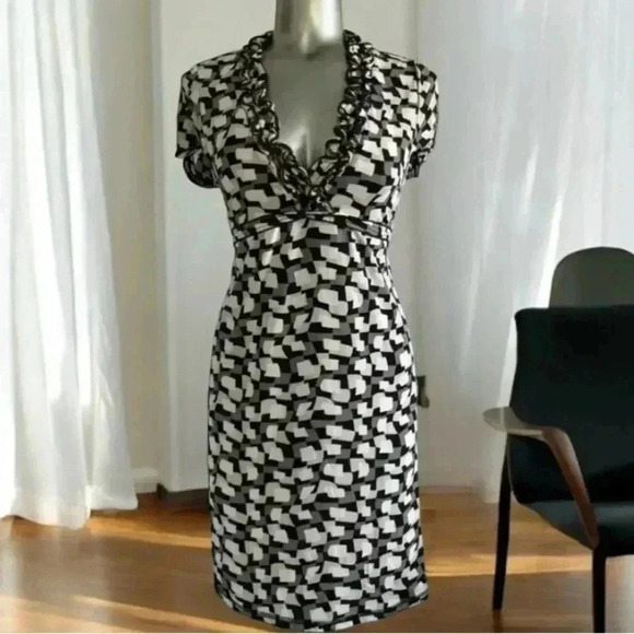 🆕Vertigo  Paris Ruffle Dress - Picture 8 of 15